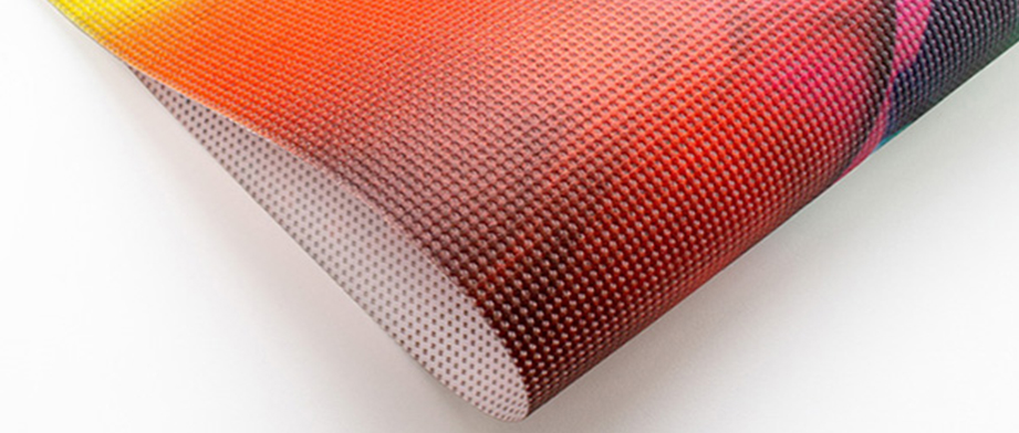 Bannerdruck und Planendruck auf Mesh PVC Gitternetzplane mit Brandschutzzertifizierung (B1)